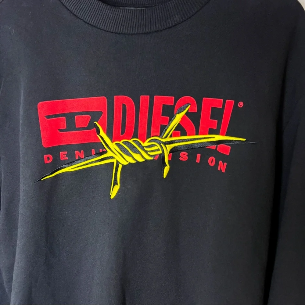 Diesel S-Bay-BX5 Sweatshirt Black Crewneck Logo Barb Wire Mens size Medium